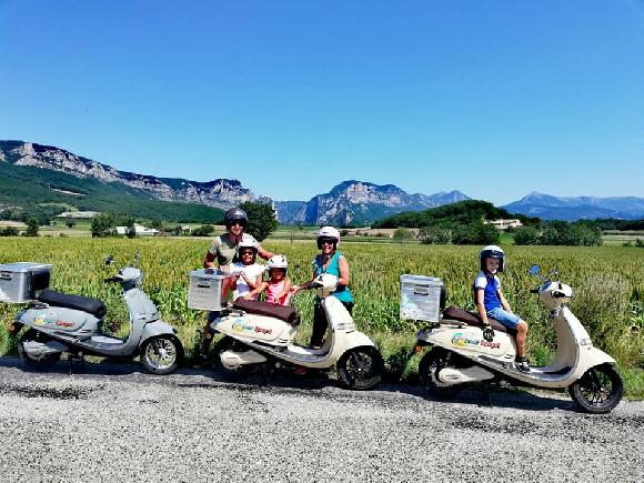 balade à scooter en drôme provençale